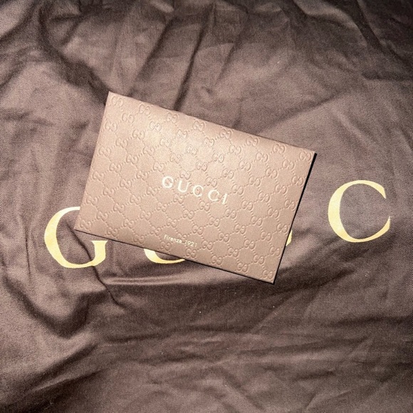 Gucci Black Leather Bag with Gold Chain - Picture 4 of 10